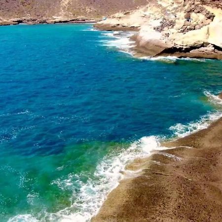 Spacious Apartment Just Few Steps Of The Ocean In La Caleta Адехе Екстериор снимка