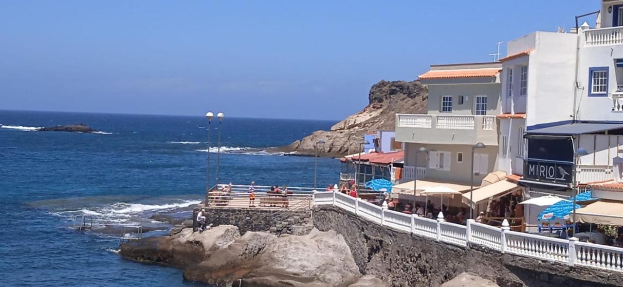 Spacious Apartment Just Few Steps Of The Ocean In La Caleta Адехе Екстериор снимка