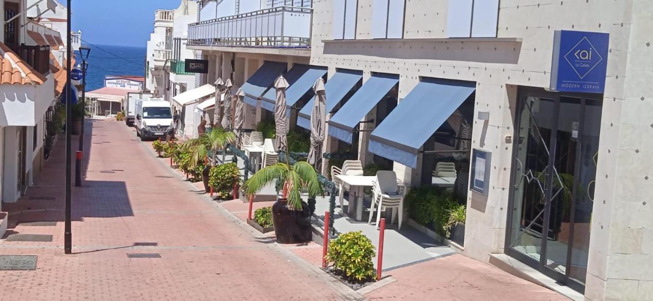 Spacious Apartment Just Few Steps Of The Ocean In La Caleta Адехе Екстериор снимка