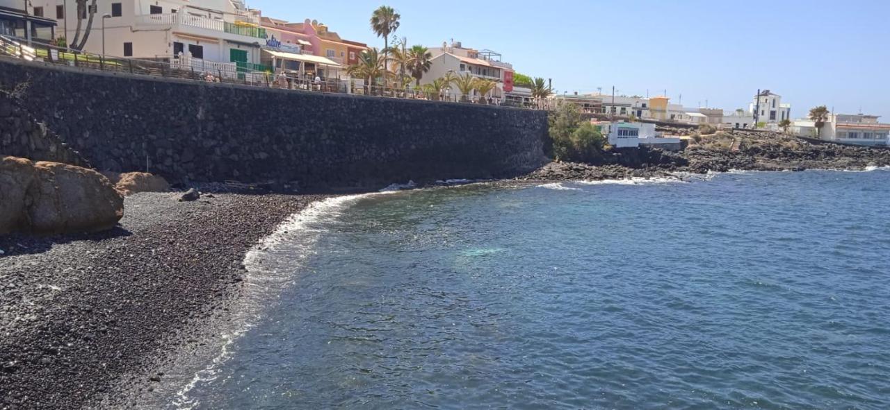 Spacious Apartment Just Few Steps Of The Ocean In La Caleta Адехе Екстериор снимка