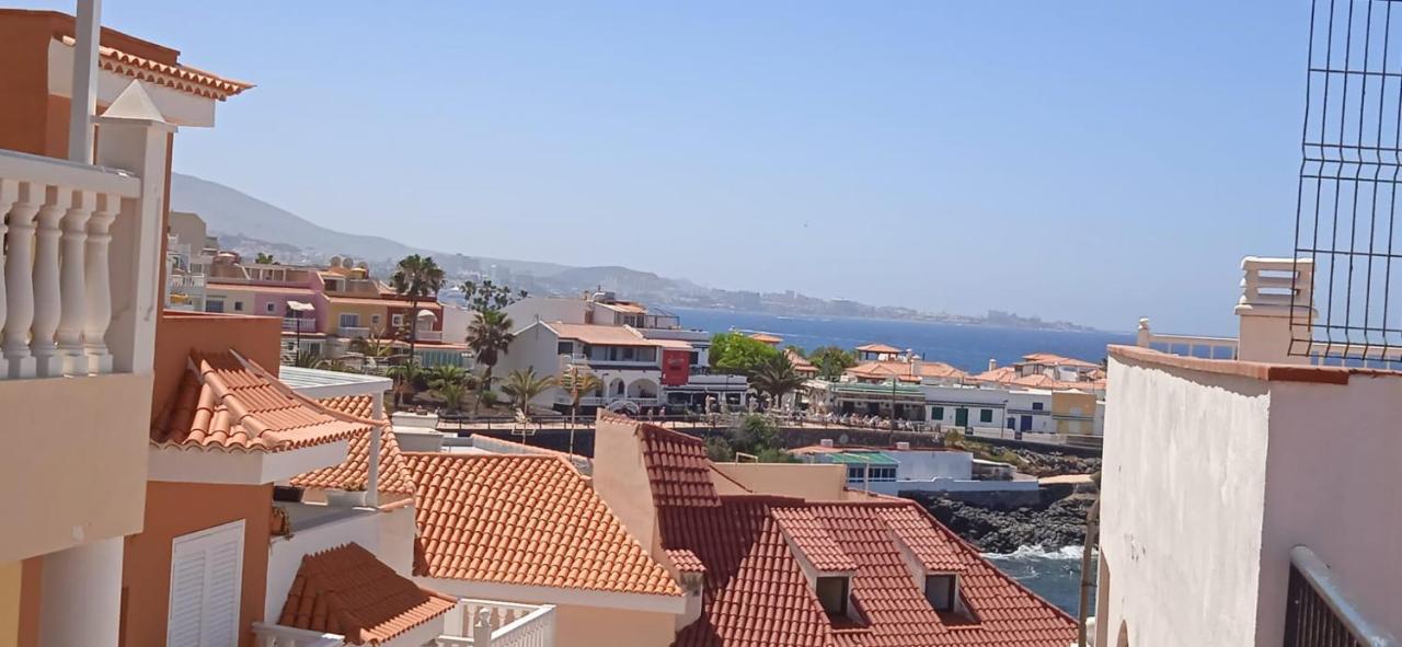 Spacious Apartment Just Few Steps Of The Ocean In La Caleta Адехе Екстериор снимка