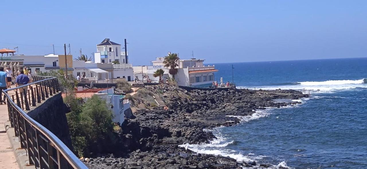 Spacious Apartment Just Few Steps Of The Ocean In La Caleta Адехе Екстериор снимка