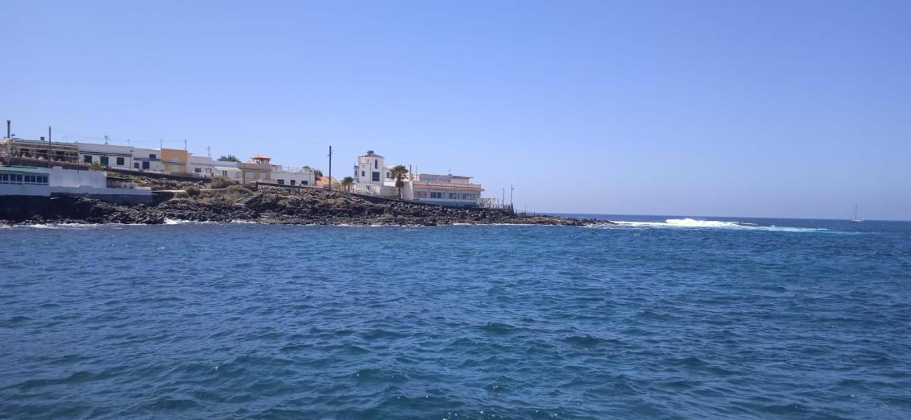 Spacious Apartment Just Few Steps Of The Ocean In La Caleta Адехе Екстериор снимка