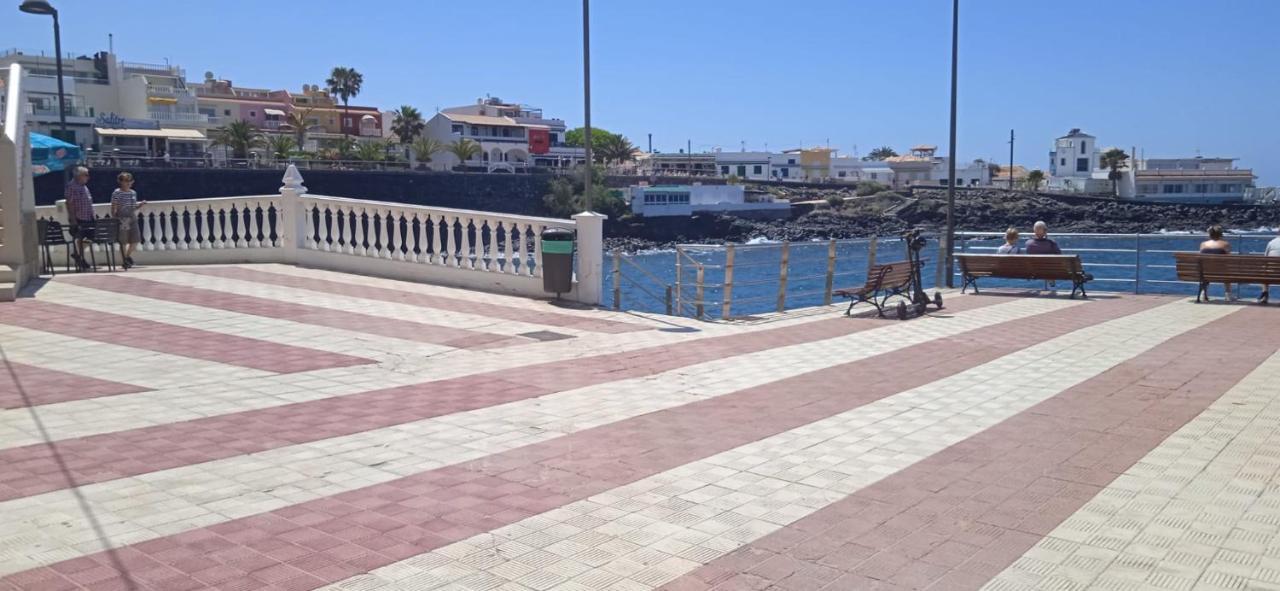Spacious Apartment Just Few Steps Of The Ocean In La Caleta Адехе Екстериор снимка